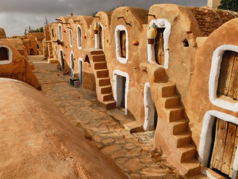 img-2021-05-28-09-35-19-5-ksar-ouled-debbab-near-tataouine-©alekosa-as_168783549-showfront-487-366